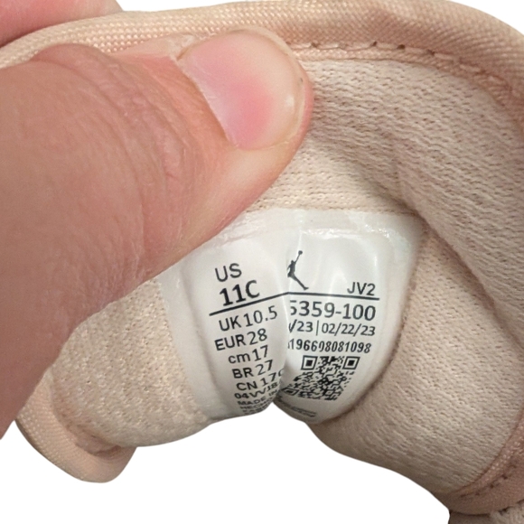 Nike kid Jordan 1 Mid Sneaker Size 11c Oxford Shoe - Picture 5 of 9